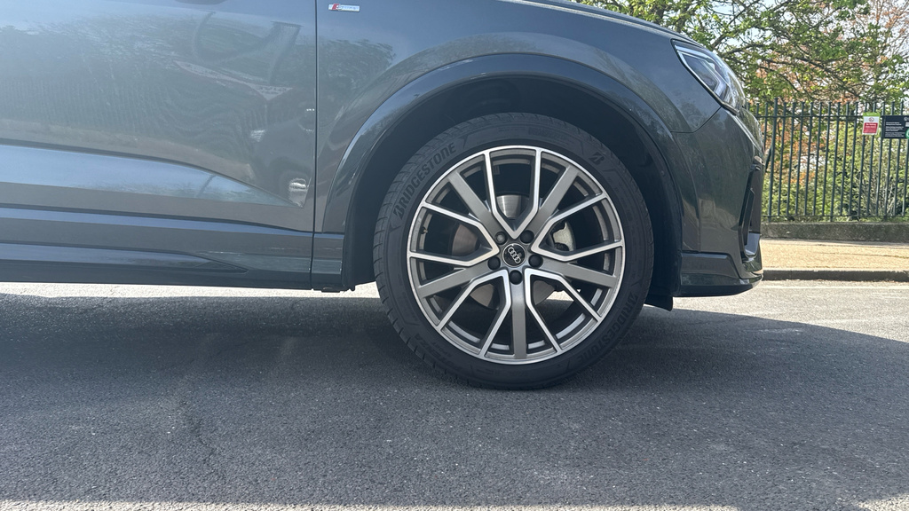 Audi Q3 Q3 35 Tfsi Black Edition S Tronic 20 Alloy LR75OGO Grey #5