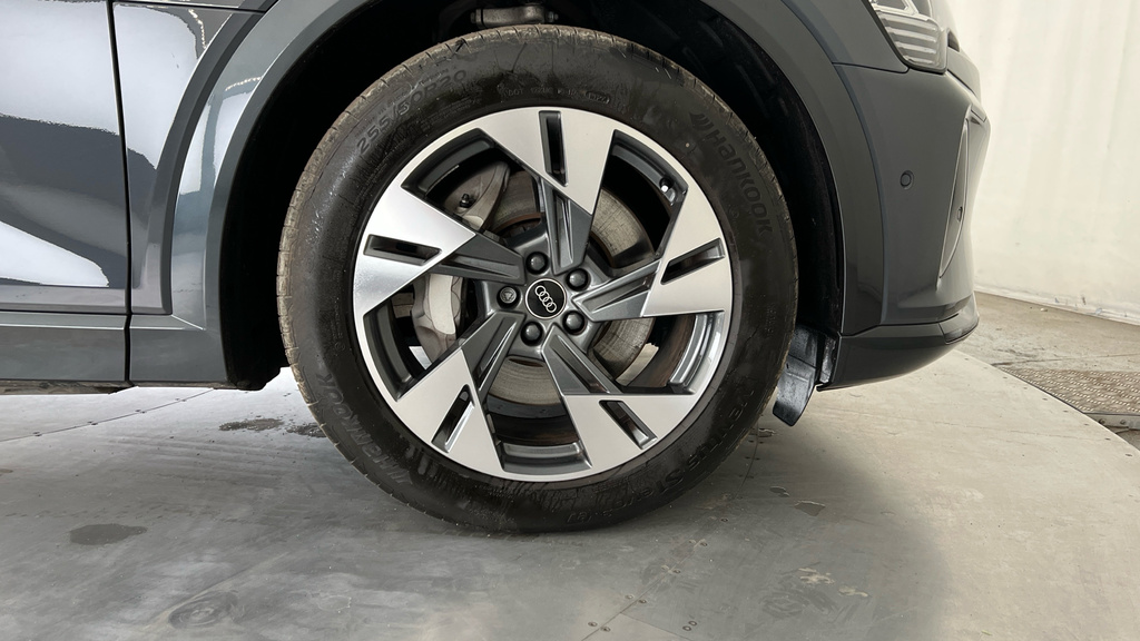 Audi Q8 e tron Q8 250Kw 50 Quattro 95Kwh Sport Grey #5