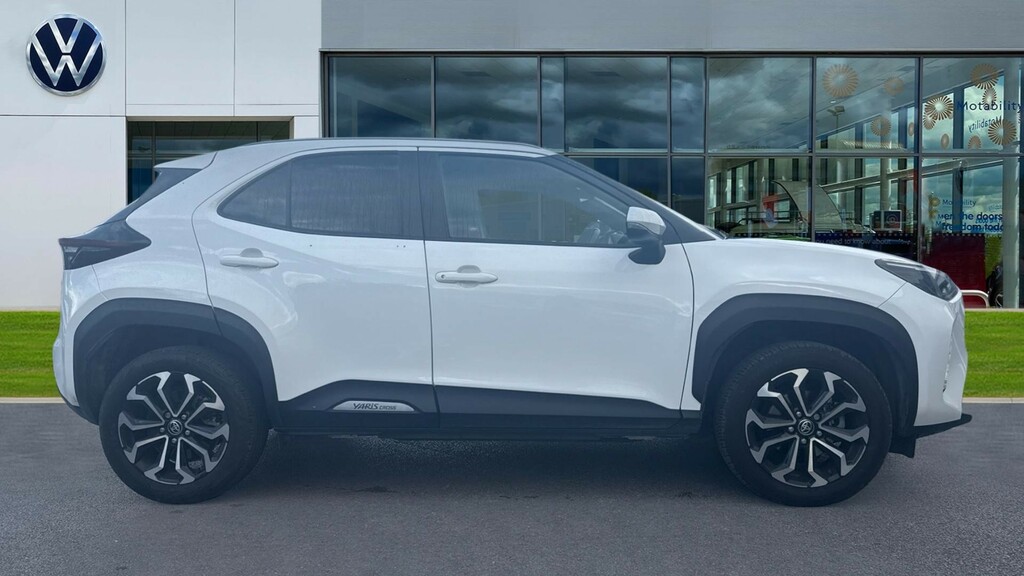 Toyota Yaris Cross Yaris Cross 1.5 Hybrid Design Cvt FG71UOT White #4