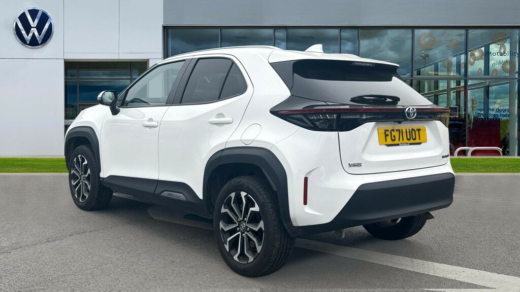Toyota Yaris Cross Yaris Cross 1.5 Hybrid Design Cvt FG71UOT White #3