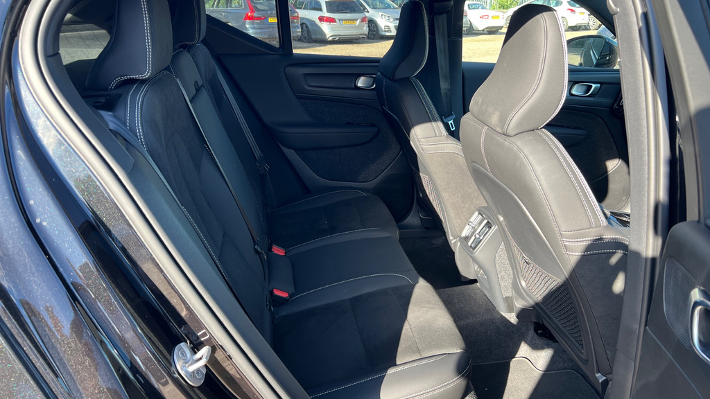 Volvo XC40 Xc40 2.0 B4p Plus Black Edition WM25EHJ Black #6