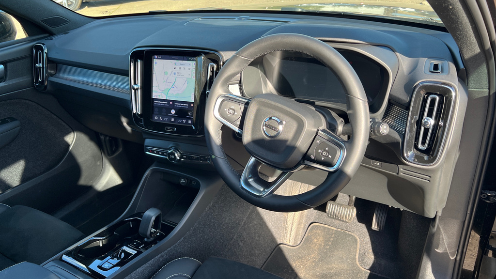 Volvo XC40 Xc40 2.0 B4p Plus Black Edition WM25EHJ Black #4