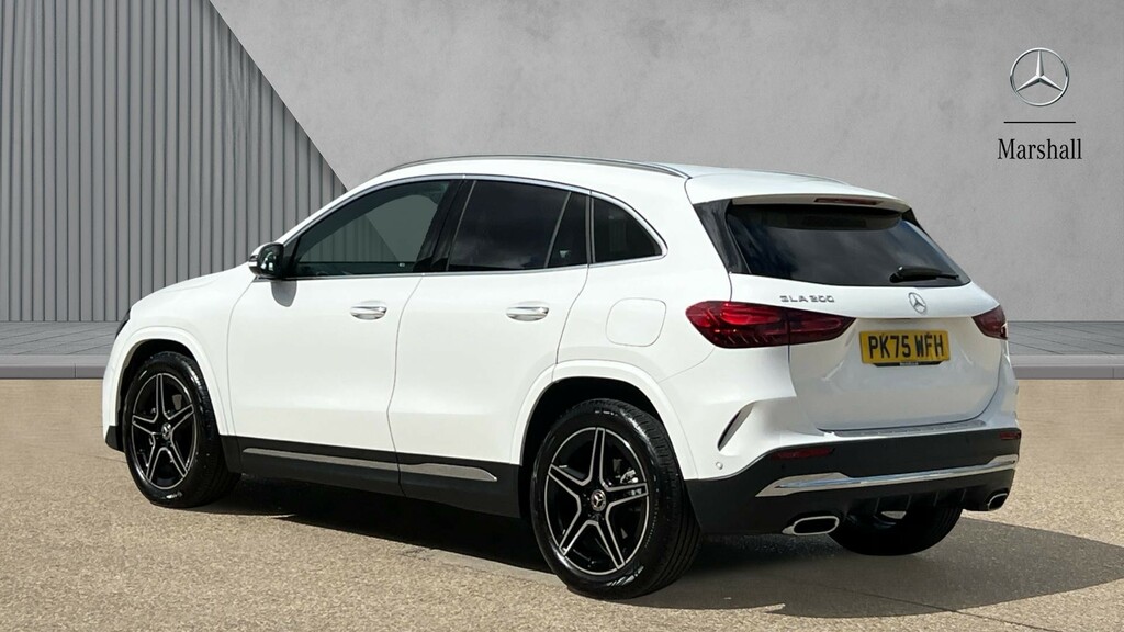 Mercedes-Benz GLA Class Gla 200 Amg Line Executive PK75WFH White #2