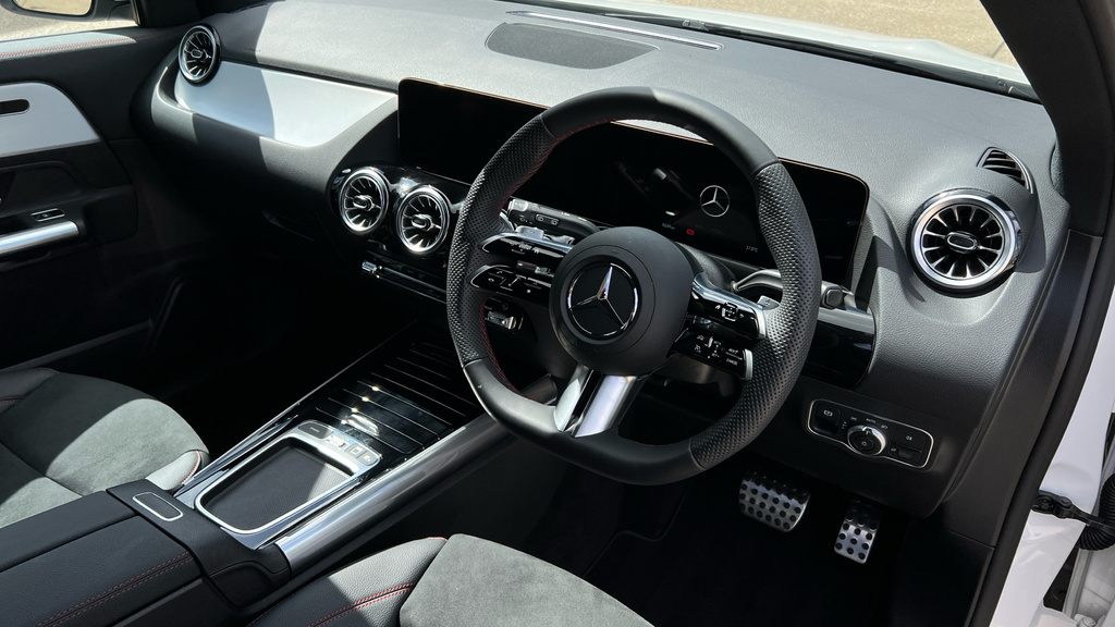 Mercedes-Benz GLA Class Gla 200 Amg Line Executive PK75WFH White #3