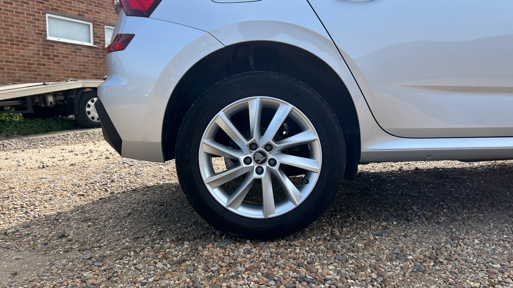 Skoda Kamiq Kamiq 1.0 Tsi 95 Se Edition GL25SZP Silver #5