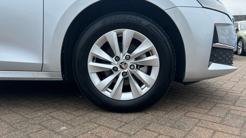 Skoda Octavia Octavia 1.5 Tsi Se Technology Silver #5