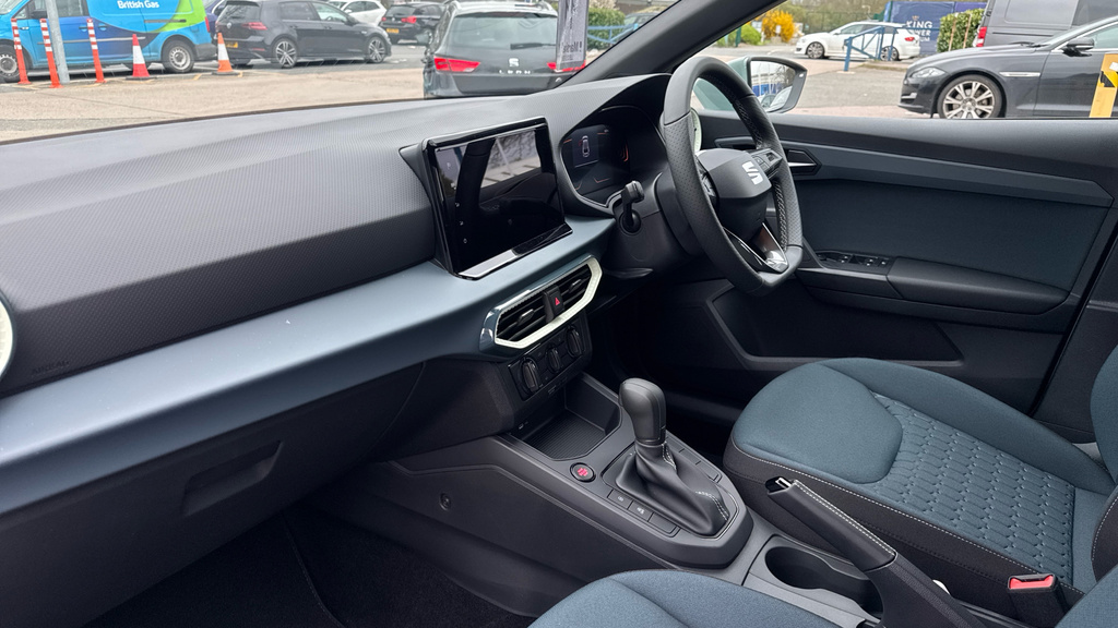 Seat Ibiza Ibiza 1.0 Tsi 115 Se Technology Dsg Hatchback FN26CCZ Grey #2