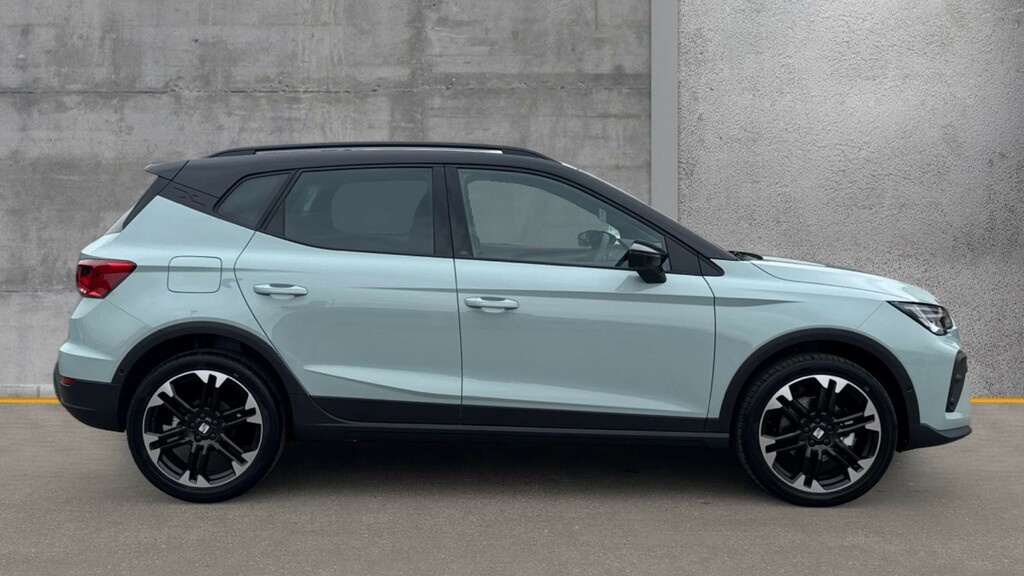 Seat Arona Arona 1.5 Tsi 150 Fr Sport Dsg Hatchback FN26CBX Black #4