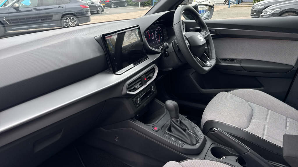 Seat Arona Arona 1.5 Tsi 150 Fr Sport Dsg Hatchback FN26CBX Black #2