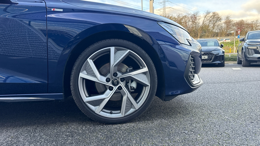 Audi A3 A3 35 Tfsi Black Edition S Tronic KR25YHX Blue #5