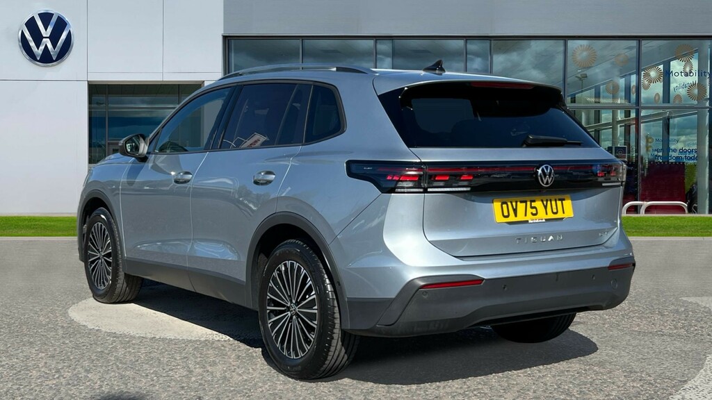 Volkswagen Tiguan Tiguan 1.5 Etsi Match Dsg OV75YUT Silver #3