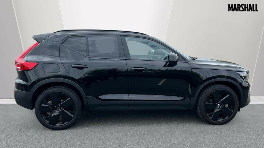 Volvo XC40 Volvo Xc40 Estate 2.0 B3p Plus Black Edition A FL75EZC Black #3