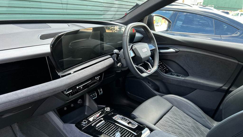 Audi Q6 E-Tron Q6 225Kw Performance 100Kwh Edition 1 KN75XOV Grey #2