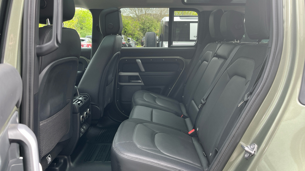 Land Rover Defender 110 Defender 2.0 P400e X-dynamic Hse 110 Green #4