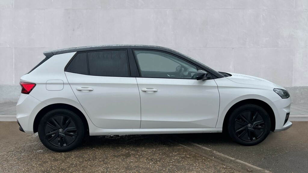 Skoda Fabia Skoda Fabia Hatchback 1.5 Tsi 150 Design Edition 5 KR75ORG Black #4