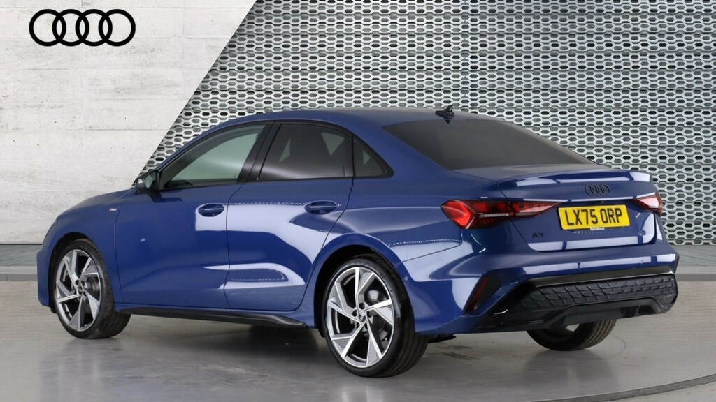 Audi A3 A3 35 Tfsi Black Edition S Tronic LX75ORP Blue #3