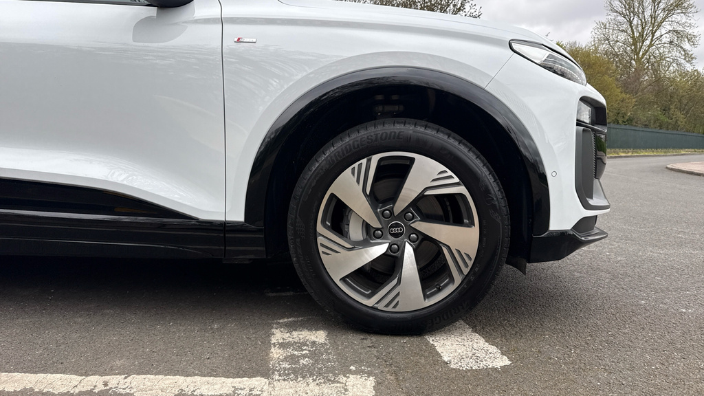 Audi Q6 E-Tron Audi Q6 E-tron Estate 225Kw Performance 100Kwh S L LX26OPL White #5
