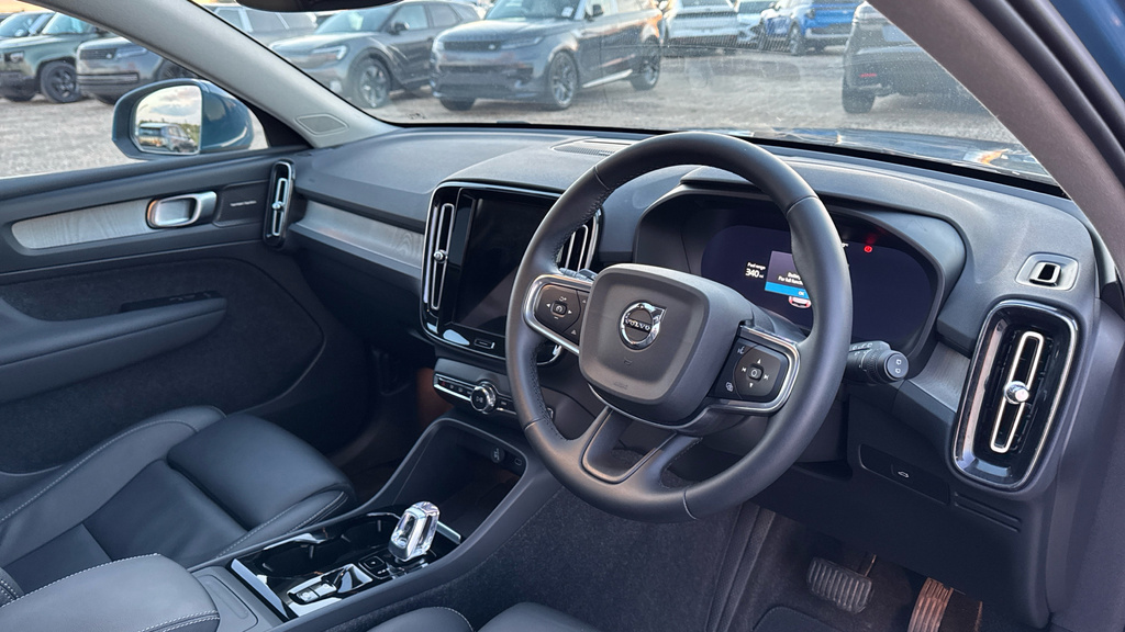 Volvo XC40 Xc40 2.0 B3p Ultra Dark RV25ZKN Blue #4
