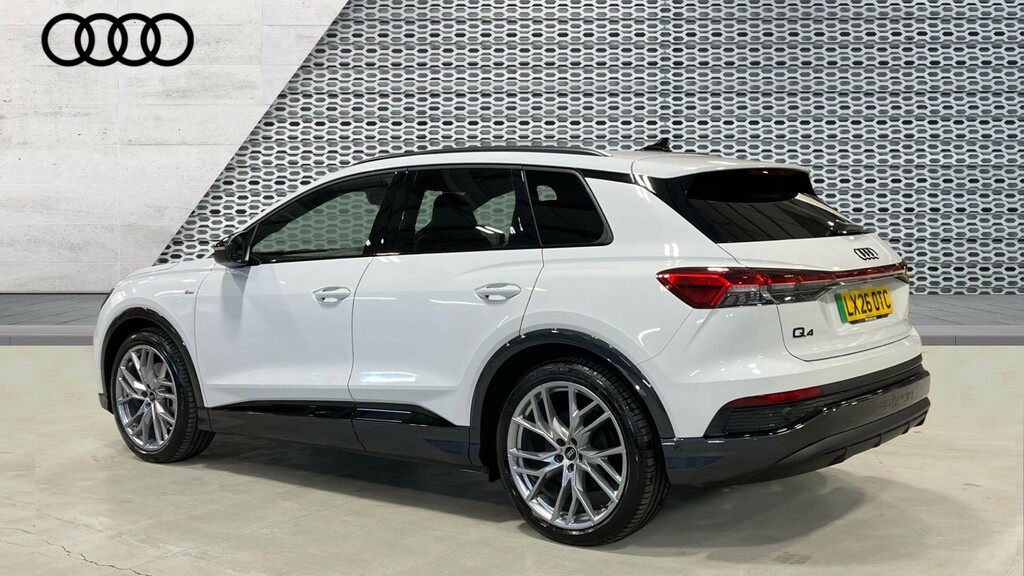 Audi Q4 E Tron Audi Q4 Black Edition 55 E-tron Quattro 250,00 Kw LX26OTC White #3