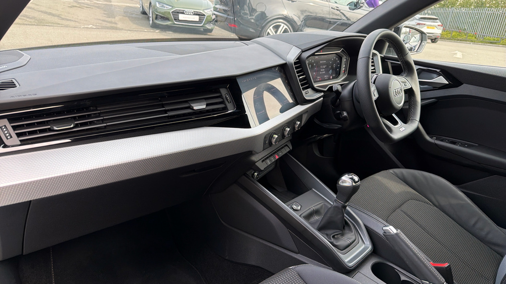 Audi A1 Audi A1 Sportback Black Edition 25 Tfsi 95 Ps 5-Sp GN26VWO Black #2
