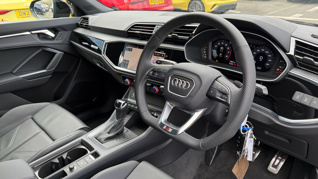 Audi Q3 Q3 35 Tfsi Black Edition S Tronic LS75XYA Blue #6