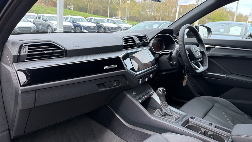 Audi Q3 Q3 35 Tfsi Black Edition S Tronic LS75XYA Blue #2