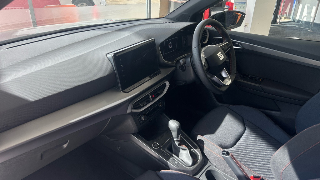 Seat Arona Arona 1.0 Tsi 115 Fr Black Edition Dsg Hatchba EY26ULJ Black #2