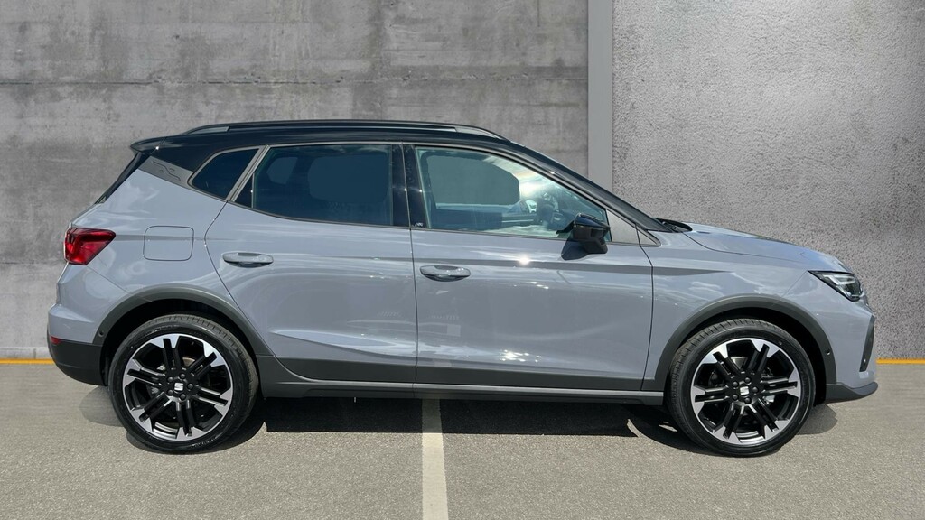 Seat Arona Seat Arona Hatchback 1.0 Tsi 115 Fr Sport Dsg OV26UXP Black #4