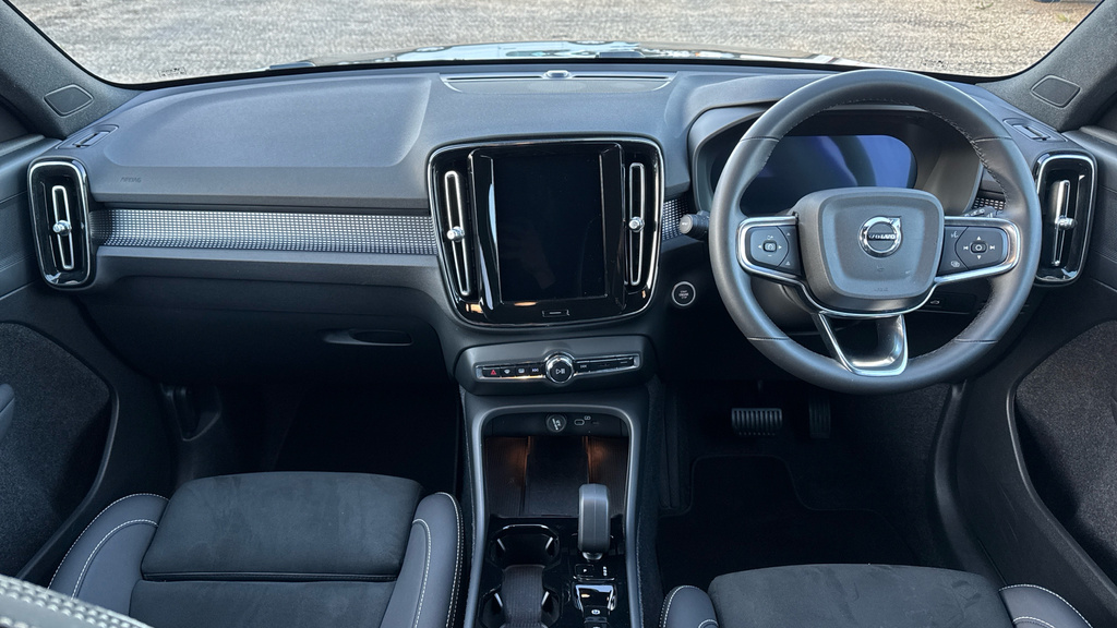 Volvo XC40 Xc40 2.0 B4p Plus Black Edition LL74XYV Black #5