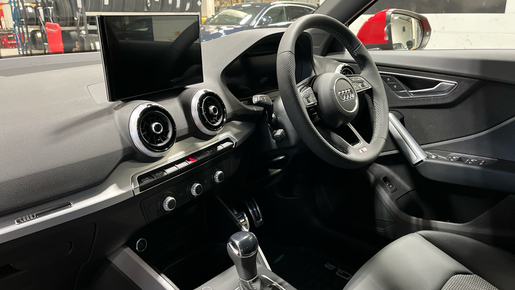 Audi Q2 Audi Q2 S Line 35 Tfsi 150 Ps S Tronic LV26HCG Red #2