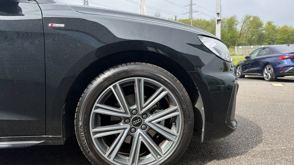 Audi A1 A1 35 Tfsi S Line S Tronic KN75HGL Black #5
