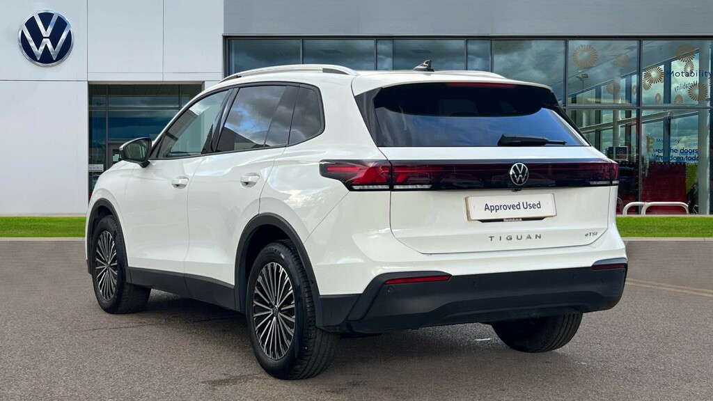 Volkswagen Tiguan Tiguan 1.5 Etsi Life Dsg ET24HCE White #3