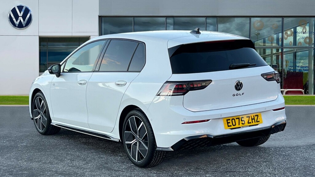 Volkswagen Golf Golf Hatch Black Edition 1.5 Tsi 150 Ps 6-Speed Ma White #3