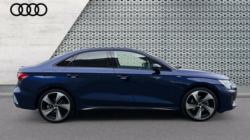 Audi A3 A3 35 Tfsi Black Edition S Tronic GJ75KAK Blue #4