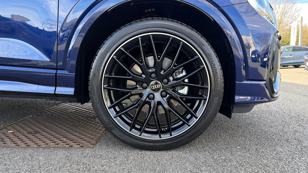 Audi Q2 Audi Q2 Black Edition 35 Tfsi 150 Ps 6-Speed GN26VWF Blue #5