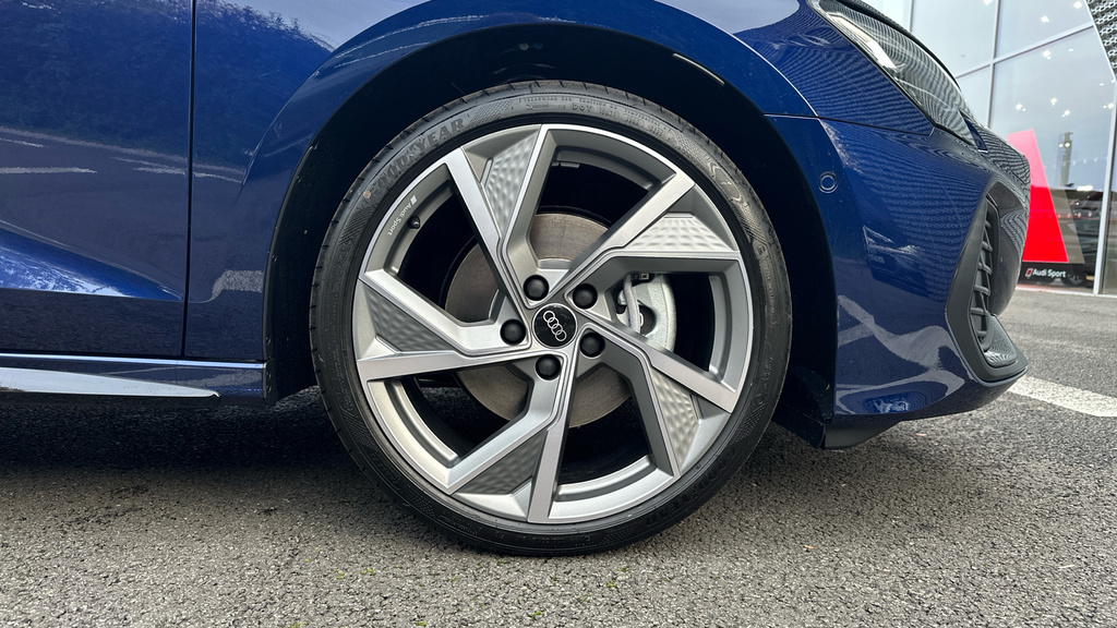 Audi A3 A3 1.5 Tfsi 150 Black Edition S Tronic GN75XGM Blue #5