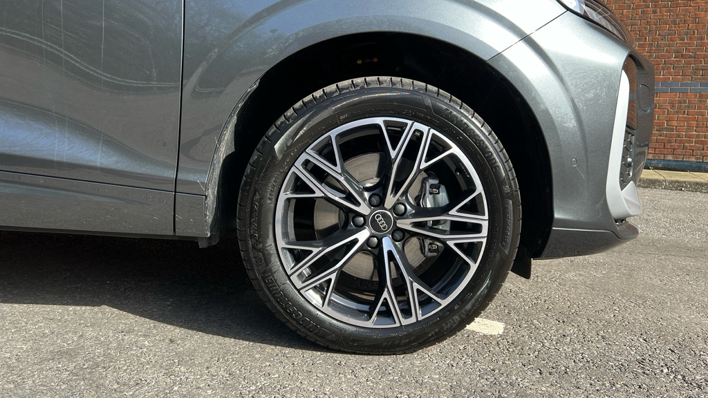 Audi Q3 Audi Q3 Estate 1.5 E-hybrid S Line S Tronic WF26TPU Grey #5