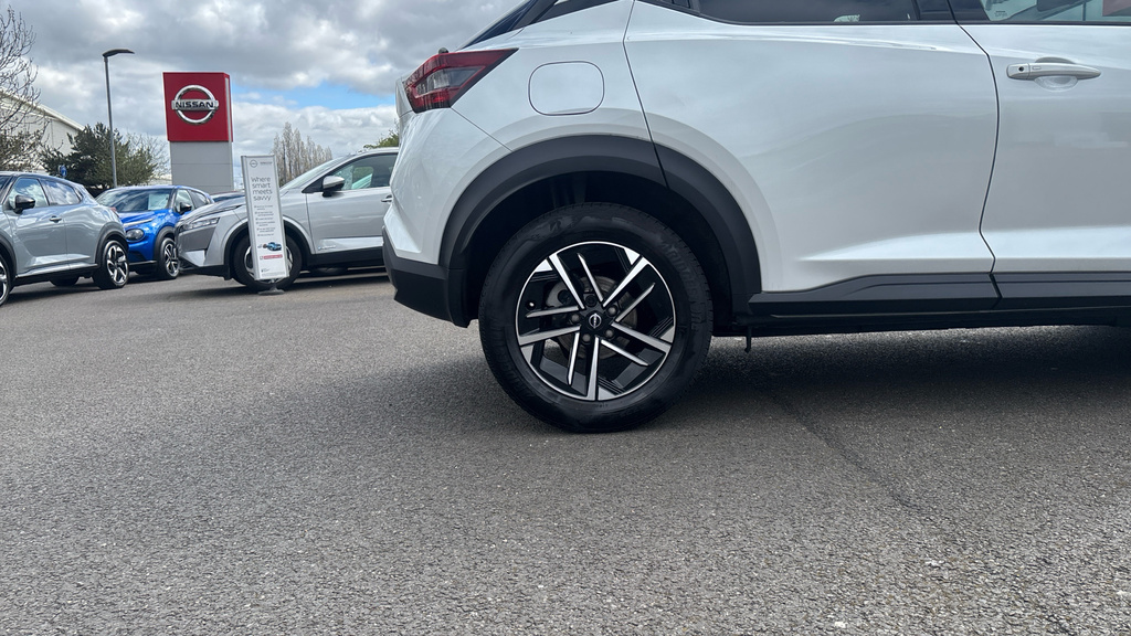 Nissan Juke Juke 1.0 Dig-t N-connecta OE25UHP White #4