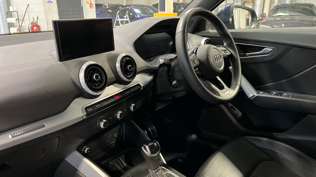 Audi Q2 Q2 35 Tfsi S Line S Tronic PX23ZYF Blue #2
