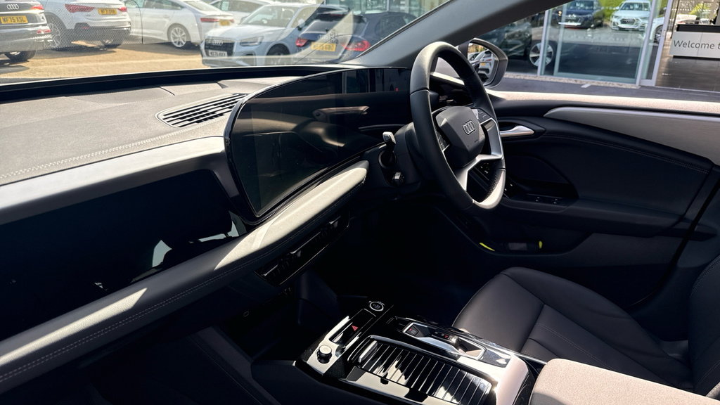 Audi A6 E-tron Avant Audi A6 E-tron Avant 210Kw 83Kwh Sport WF26YKU White #2