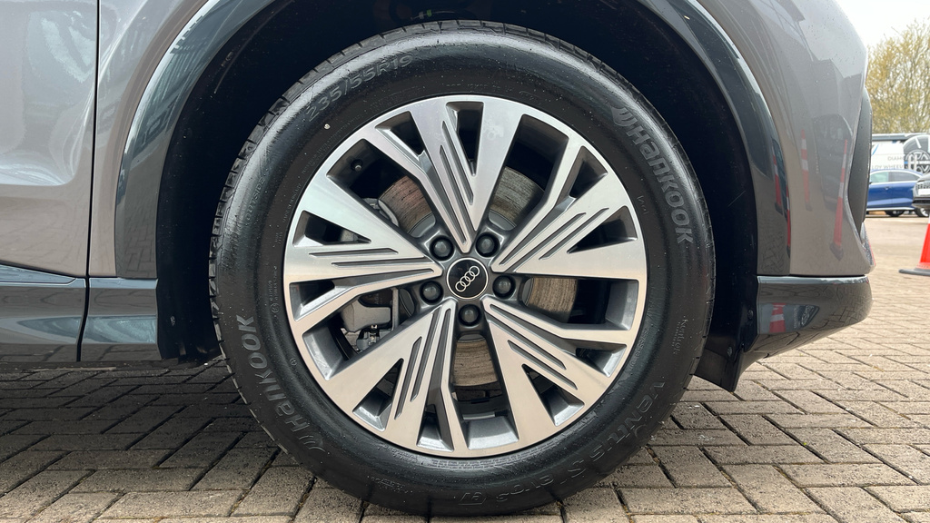 Audi Q4 E Tron Audi Q4 E-tron Sportback 150Kw 40 63Kwh Sport LX26PYD Grey #5