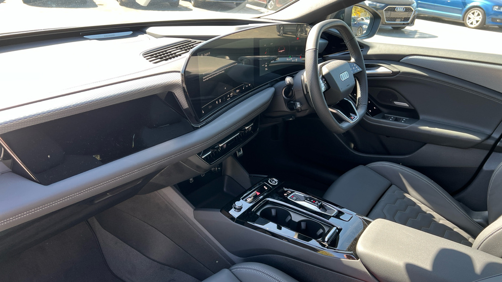 Audi A6 Avant Audi A6 270Kw Performance 100Kwh S Line Black #2