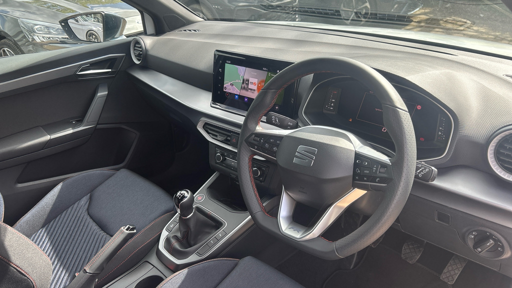 Seat Arona Arona 1.0 Tsi 115 Fr Black Edition KW75SHJ White #6