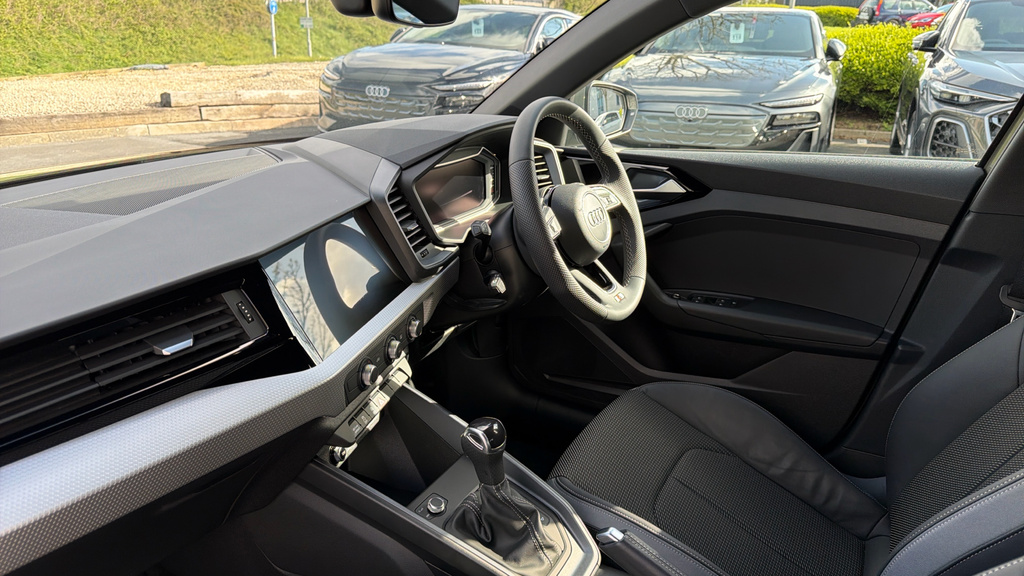 Audi A1 A1 35 Tfsi S Line S Tronic WG75VUY Grey #2