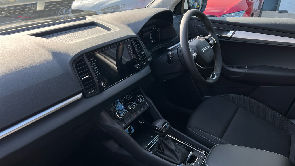 Skoda Karoq Karoq Se Edition 1.5 Tsi 150 Ps Dsg GJ26WDR White #2