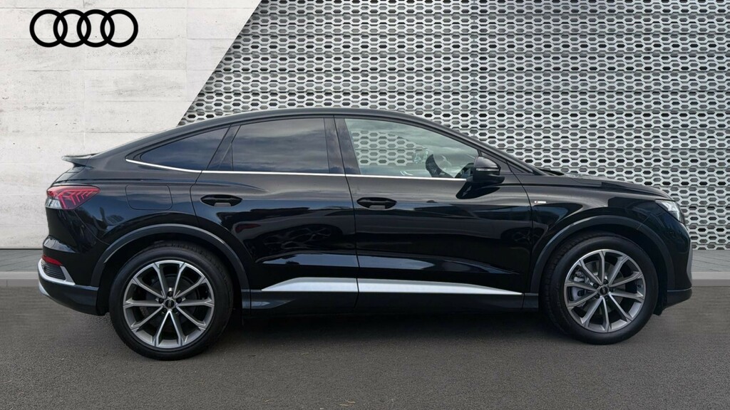 Audi Q4 E Tron Audi Q4 Sportback S Line 40 E-tron 150,00 Kw GN26VWH Black #4