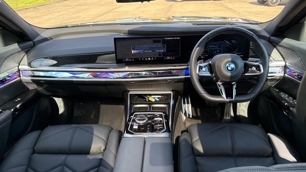BMW i7 I7 400Kw Xdrive60 M Sport 105.7Kwh FT74NVV Black #4