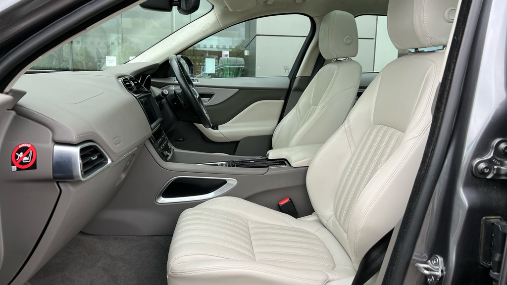Jaguar F-Pace F-pace 3.0D V6 Portfolio Awd YS68ETD Grey #3