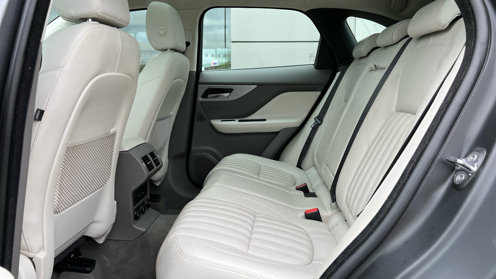 Jaguar F-Pace F-pace 3.0D V6 Portfolio Awd YS68ETD Grey #4