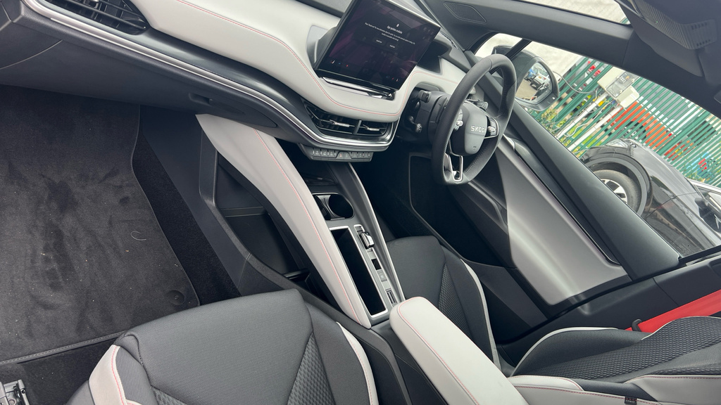 Skoda Elroq Skoda Elroq Estate 210Kw 85 Edition 82Kwh Black #2